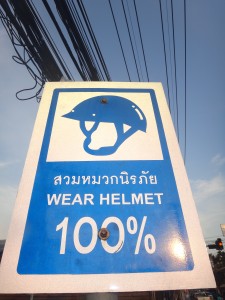 100 % Helm Pflicht in Thailand
